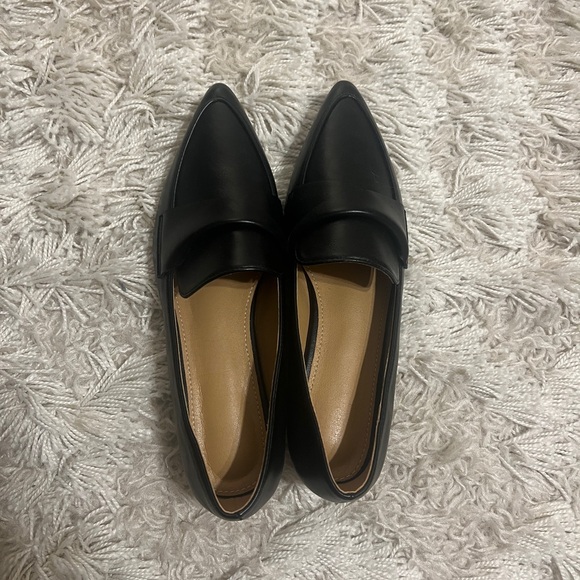 Elegant Black Women's Loafers - Picture 1 of 3